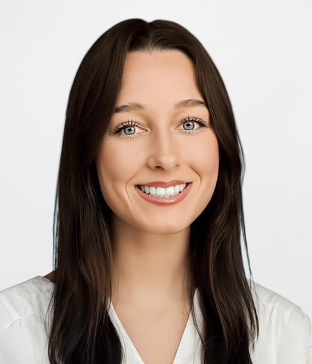 Clayton_Elizabeth_Headshot_1